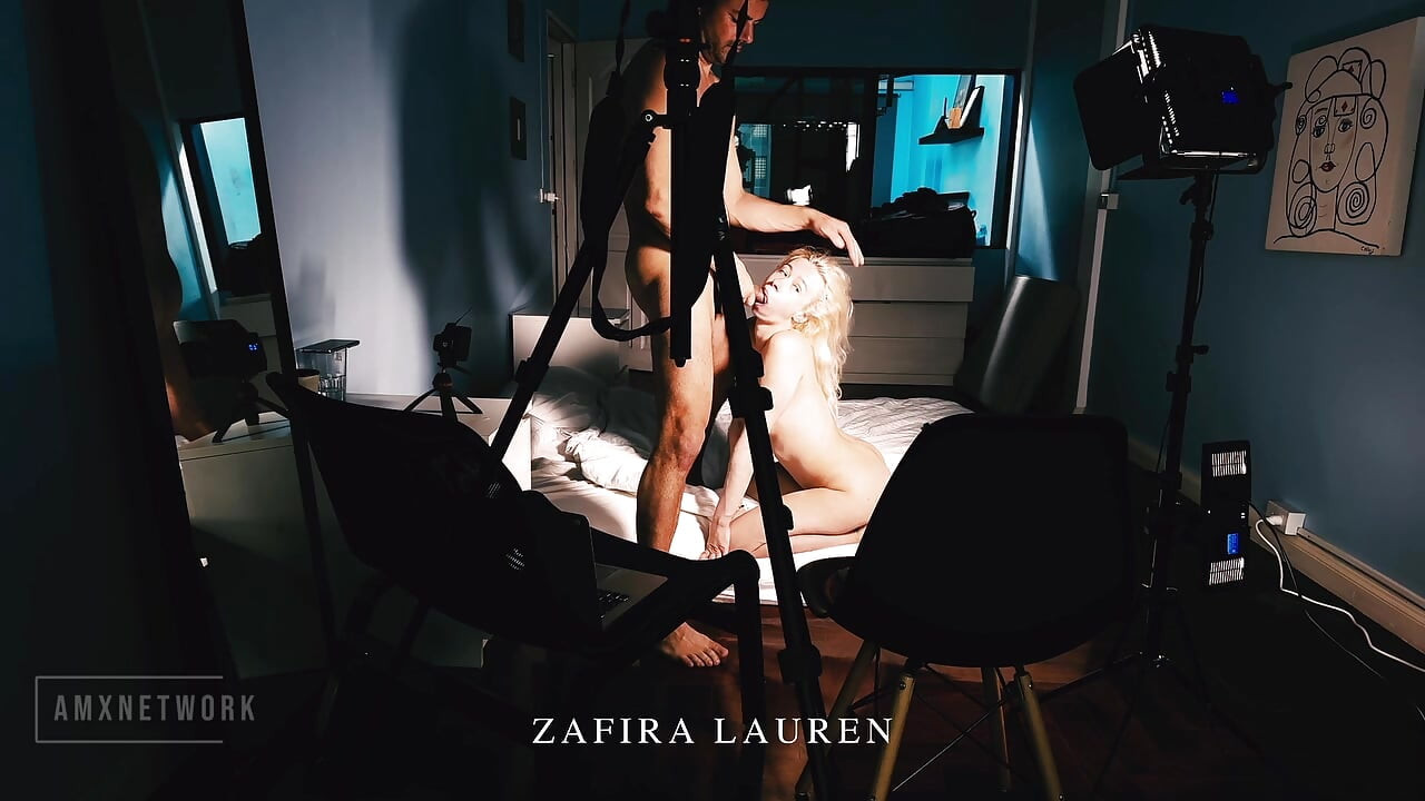 젖탱이를 빨아주는 거유 밀프