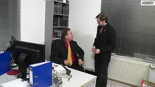 Seks behoerde 3: empat adegan sama 4 cewek hot