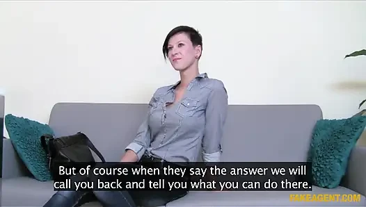 Фейковый агент - Alexis с большими сиськами делает частный танец, сосет хуй агента и жестко трахается