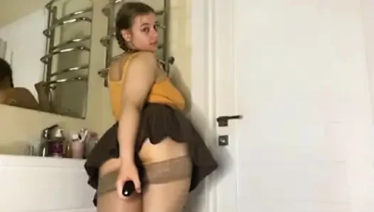 Cute bbw jucielussie hard fucking with vibrator in the bathroom