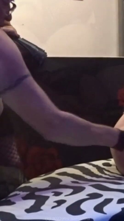 Lumina gets played with several Dildos and then gets fisted by Sir Rob | Clip 1