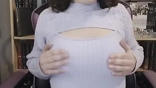 Egirl Nympho Oyun Koltuğunda Kendini Dildo Yapıyor