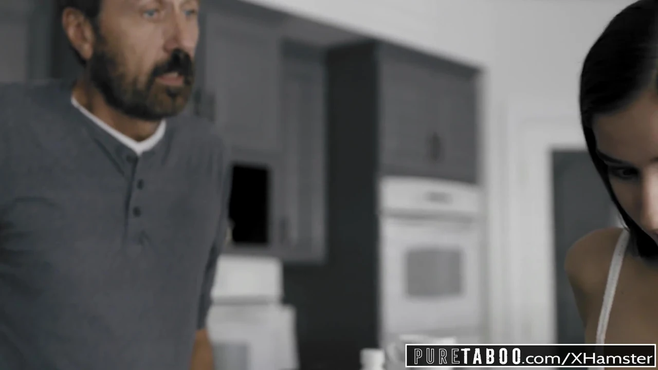 Pure tabu genç sürtük emily willis şaplak &amp; Creampie tarafından adım baba
