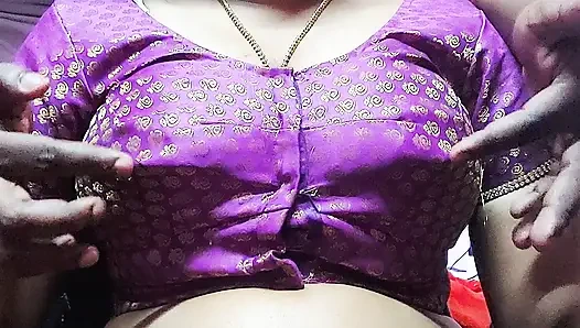 Yatak odasında en iyi arkadaşla ateşli Hintli seks.