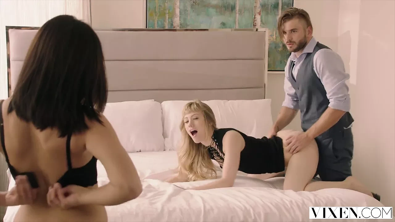 Vixen Nympho与两个陌生人发生性关系