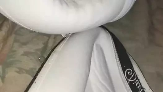 Cum üzerinde ona sutyen