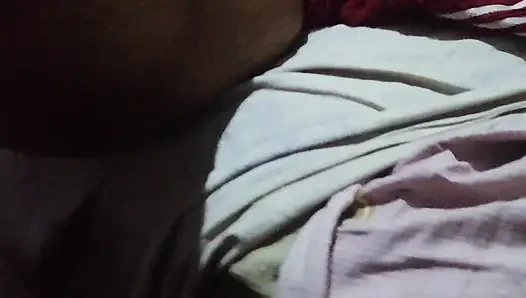 Я видела, как моя мачеха трогает ее себя, и вошел к ней