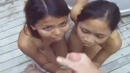 TWO FILIPINO GIRLS GIVES NICE BLOW JOB