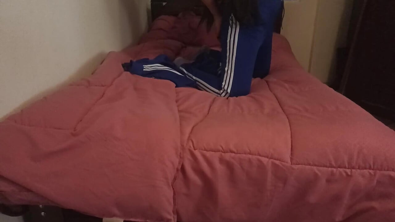 Slut schoolgirl sneaks out of classes to fuck