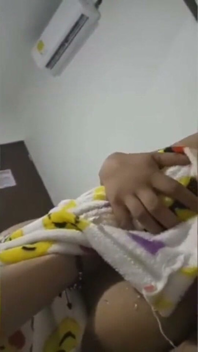 I fucked her when her husband went to work now if she feels a lot of pleasure she is very good | Clip 1