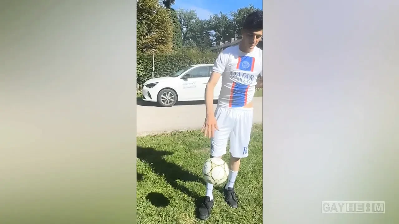 German Turk 19 Years Old Jerks off at the Castle in Bavaria