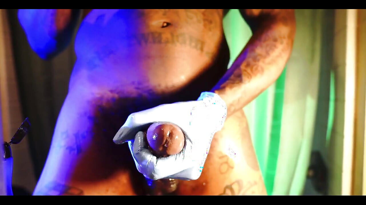 Поклоніння великому чорному члену Халлелуджа Джонсон (повір мені)