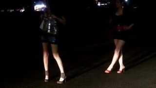 Nikki Ladyboys und ein 18-jähriger Straßenschlampe