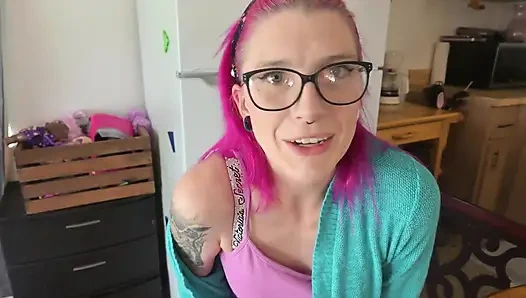 Ibu tiri menemukan kelemahan