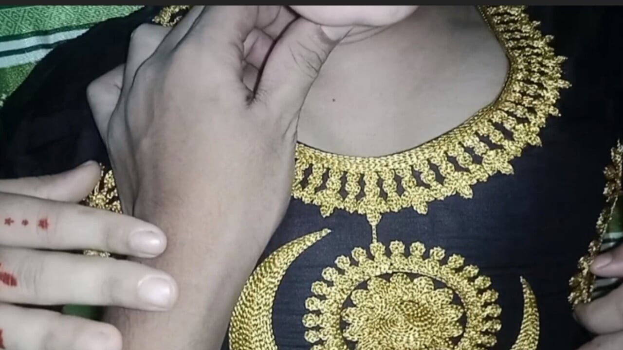 Real Amateur Couple's Passionate Night Together