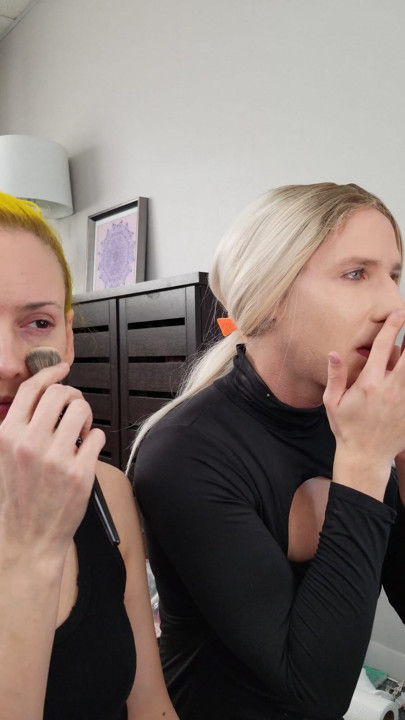 Crossdresser Bailey Wilde ve Belyla Bradley Makyaj Yapıyor | Bölüm 1