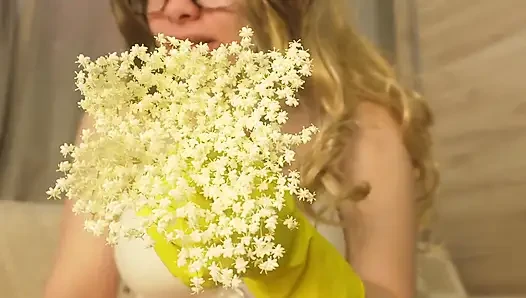 I'm Allergic to Flowers, so I Sneeze a Lot, but It Just Won't Go Away. I Try a Few Tricks to Make It Go Away, Like Holding