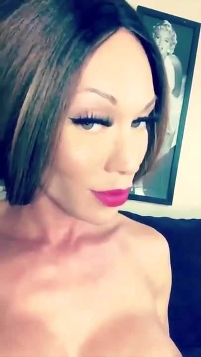 sexy shemale