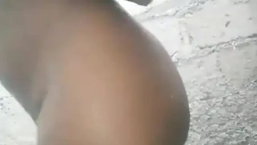 Mandi seperti biasa