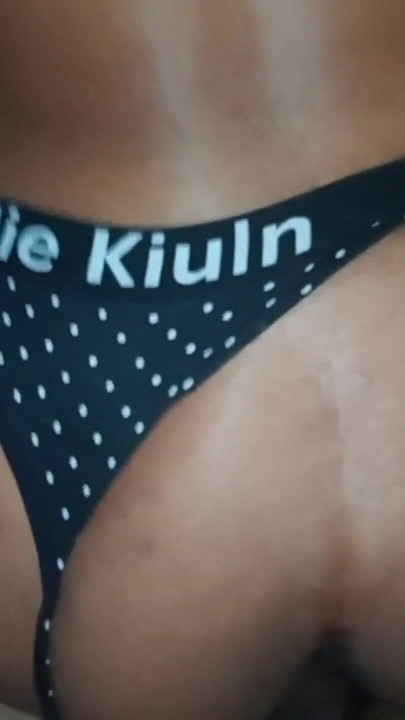Spektakularan trenutak iz "Indijska teta dobiva udarce u leđa dok se ne napuni spermom"