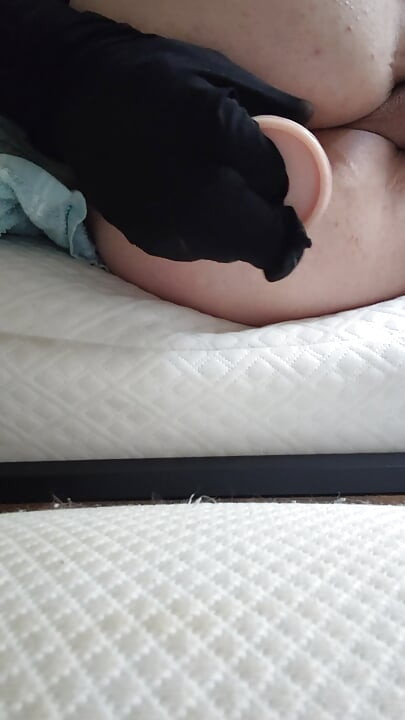딜도로 노는 Sissy Briella