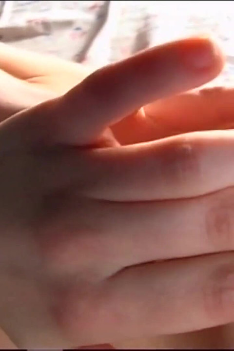 Kıllı amcıklı maskeli evli kadın, götten sikiliyor ve büyük amatör yarakla götüne boşalıyor