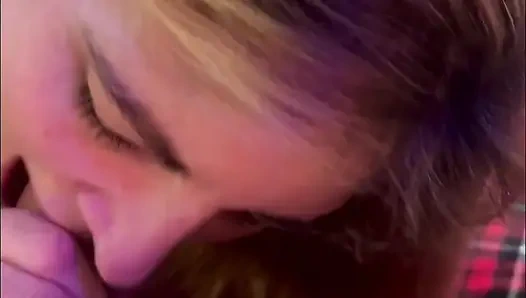 Делаю минет отчиму и фистинг