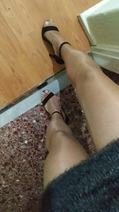 Slutty heels membuatku percaya diri!