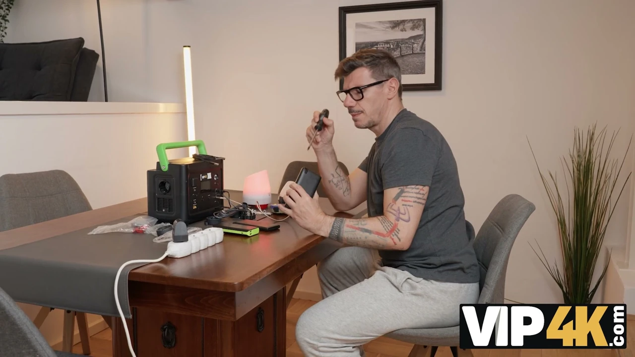 VIP4K. Short Circlit