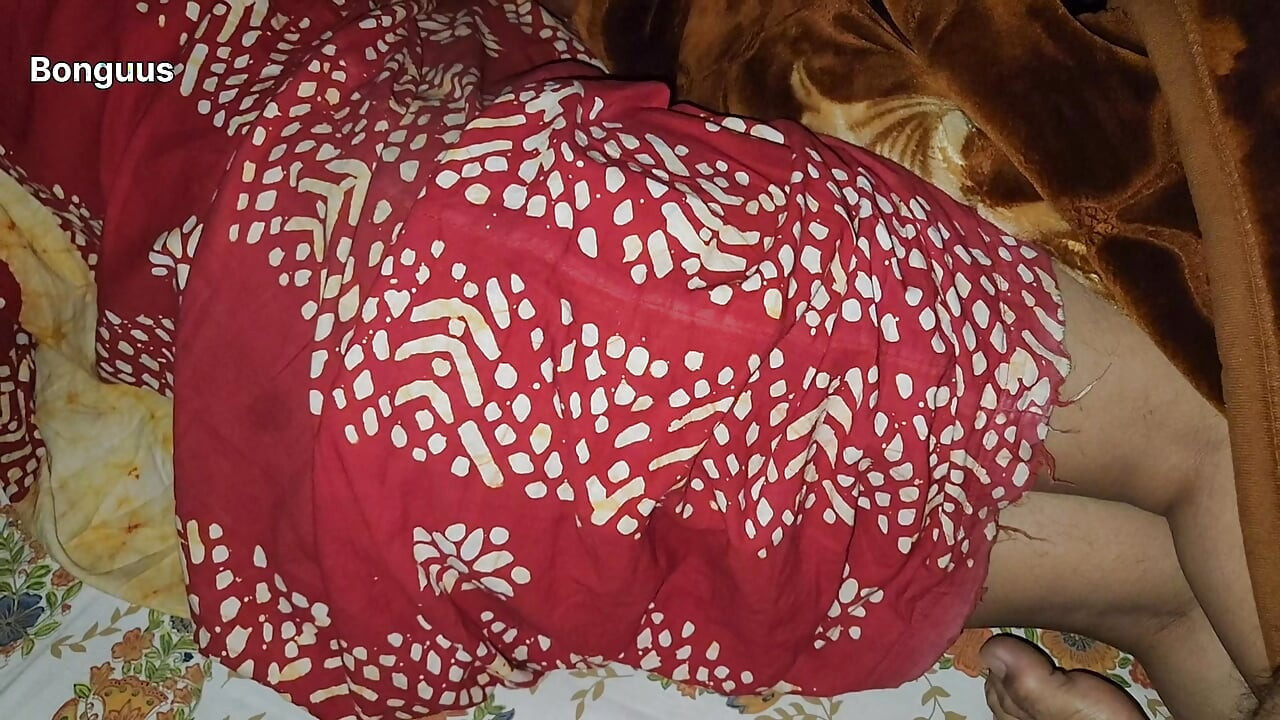 Stepmom giving me Handjob then I Cum inside her Mature Pussy