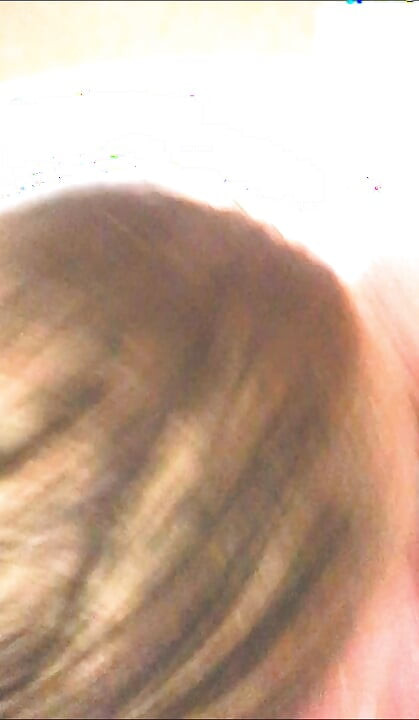 رأس صغير جميل مجنون يفتح ساقيك