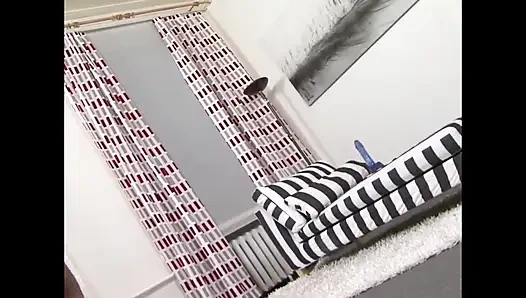 Двойное проникновение брюнетки-шлюшки