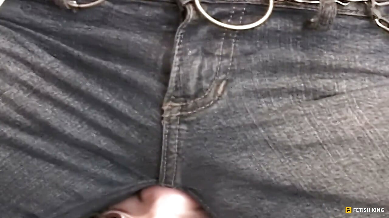 Zkuste dýchat My Sexy Jeans Babe - Lesbická dominance sezení na obličeji