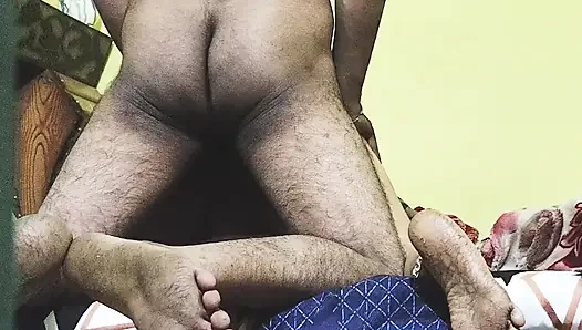 Hintli köylü üvey anne üvey oğluyla seks yapıyor
