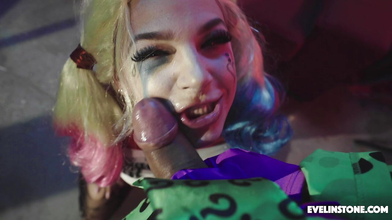 Harley Quinn cosplay yüze sikiş yenilgisi