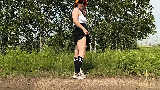 Fetish 146 kaki atletis dengan kaus kaki tinggi lutut dan lift rok