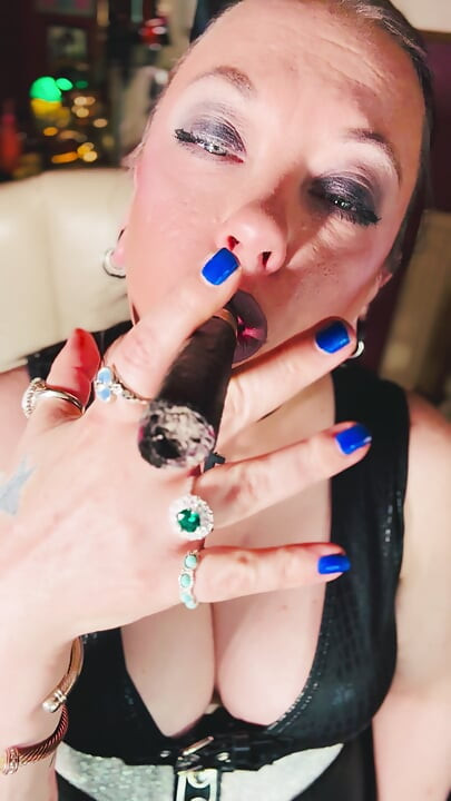 The Hardcore Smoker Tina Snua Lights Up A Big Cigar & Gives You A Close Up Smoke Show