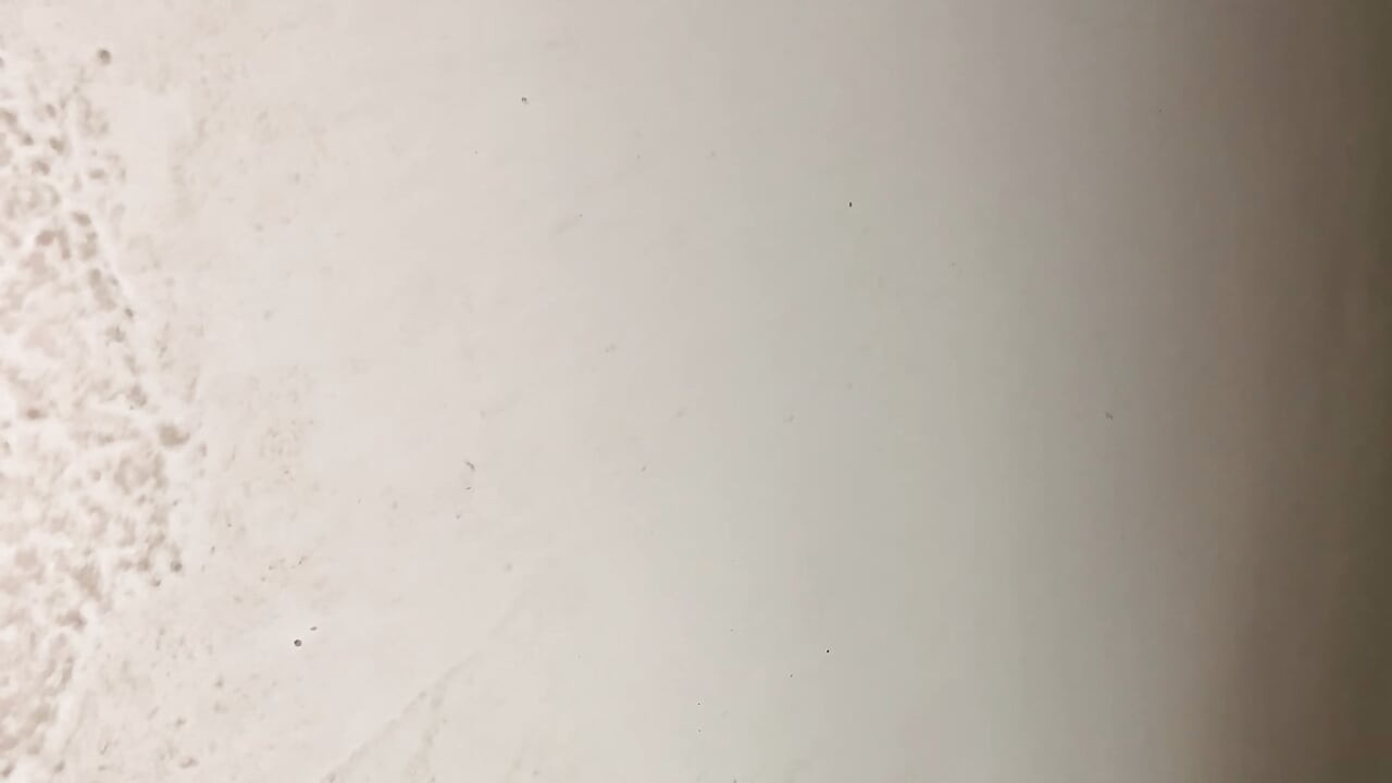 تخيل كيف تمتص هذه الثدي