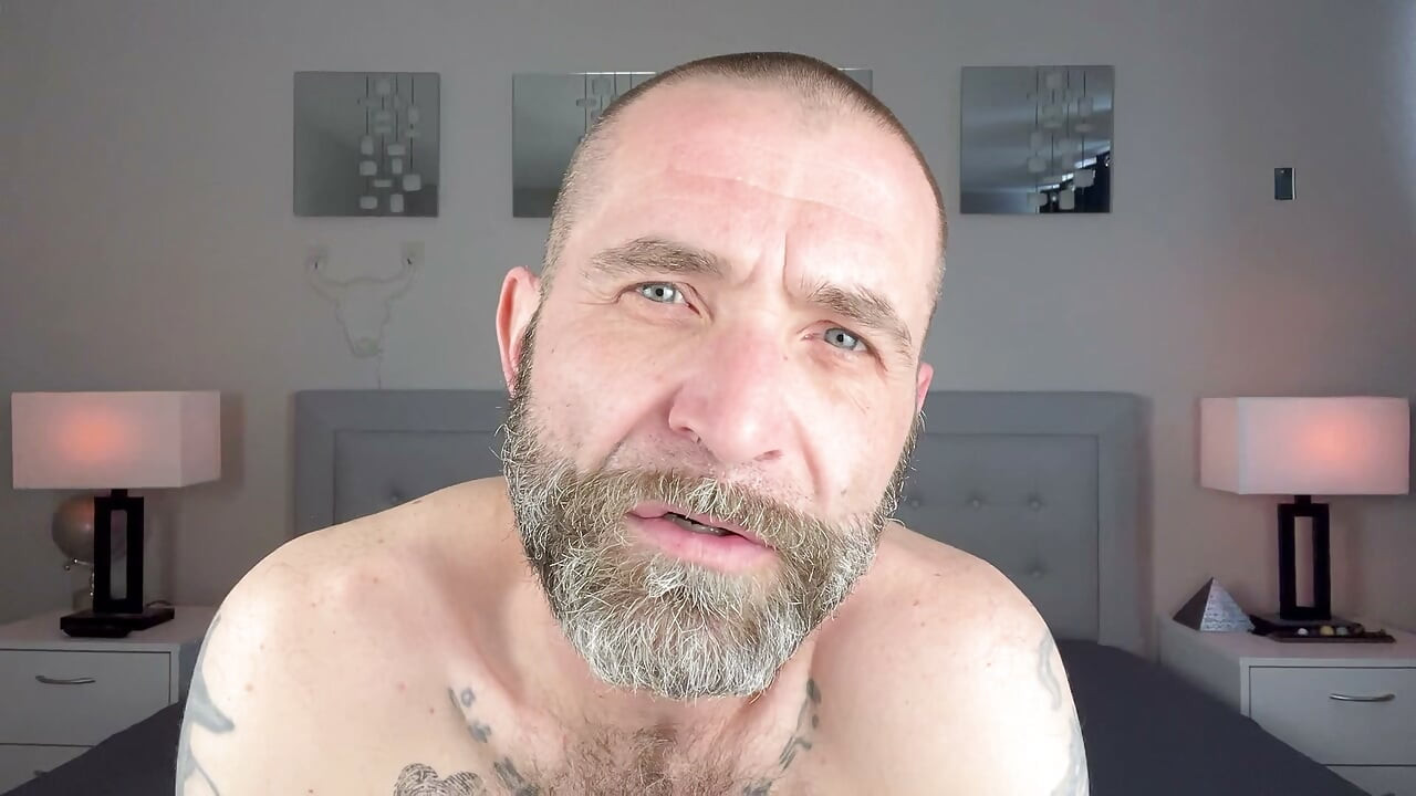 Look at that pretty boy sucking daddy's cock