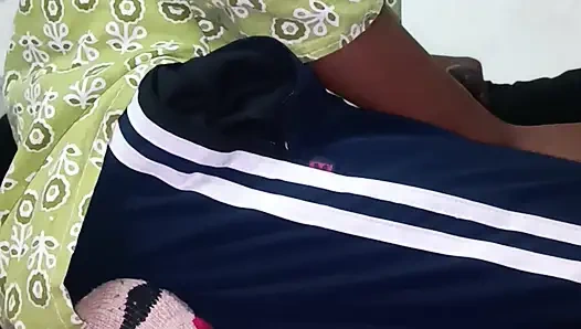 Herkes meşgulken öğretmenim beni sert sikiyor