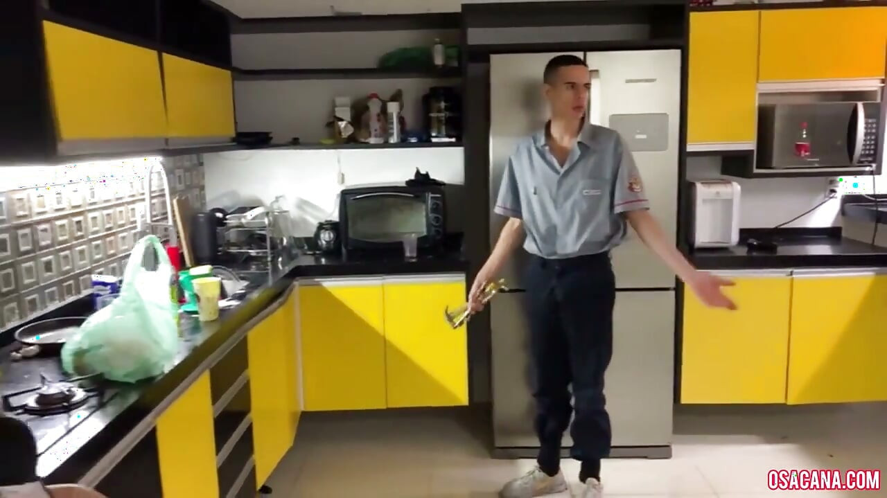 Gorący, biustny blondyn – amatorski film