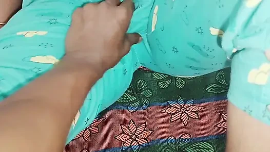 I seduced my stepsister by giving her chocolate, then I fucked her and ejaculated inside her.