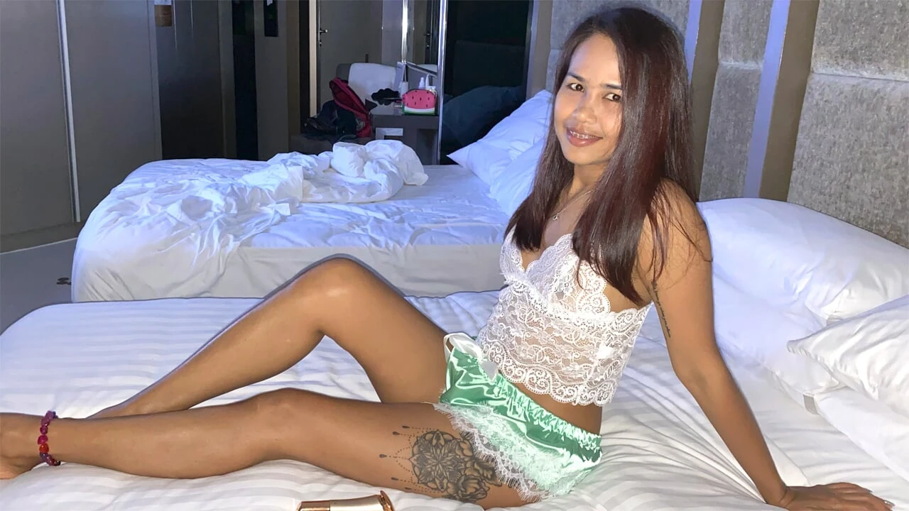 lily koh - wife,asian