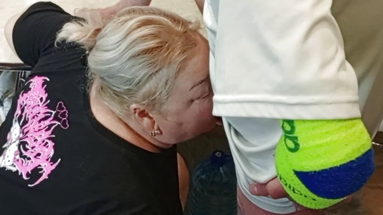 Fucking my stepmom in the mouth in the kitchen and cumming