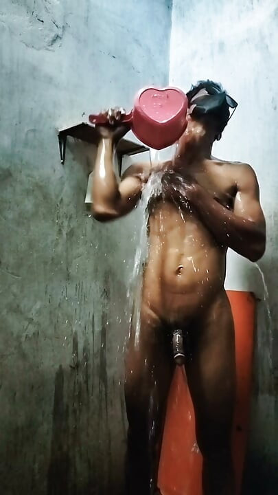 Prends une douche avec moi.
