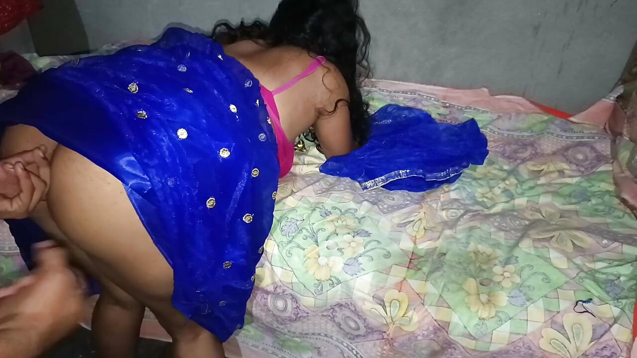 Devar ne mujhe kapde change karte huwe Dekh liya or meri chut me apna lund daal diya
