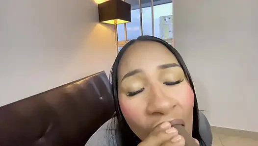 Ich entdecke, dass meine stiefschwester pornos macht und wir am ende sehr gut ficken im austausch für meine stille