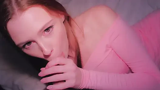 rom queen benutzt wifi als vorwand, um den schüchternen streber hart zu ficken, pOV