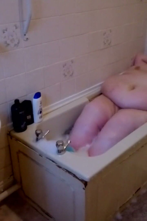 Sbbw forsøger at tage et bad, kan hun passe?