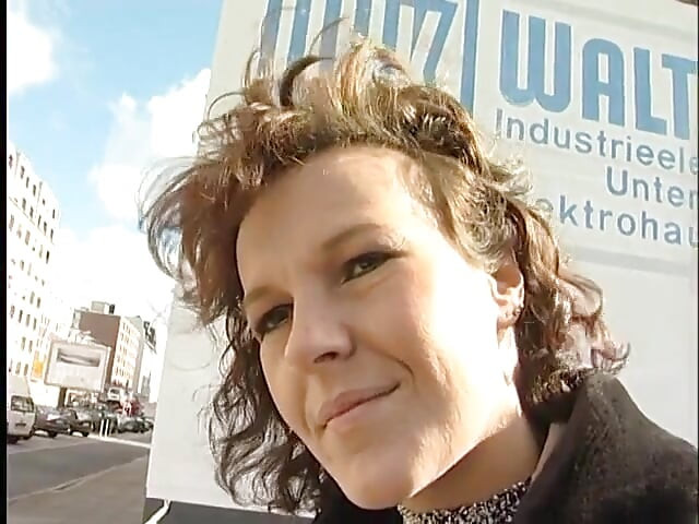 Parkta ona harika sakso çekiyor